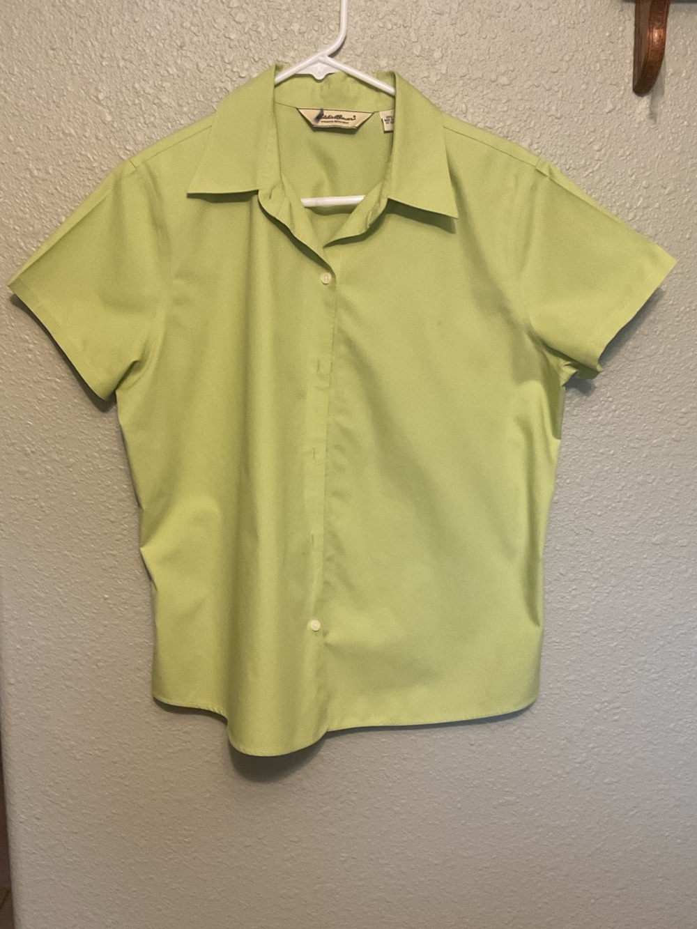 Eddie Bauer Women’s Wrinkle Resistant L Button down Shirt Lime Green 100% Cotton